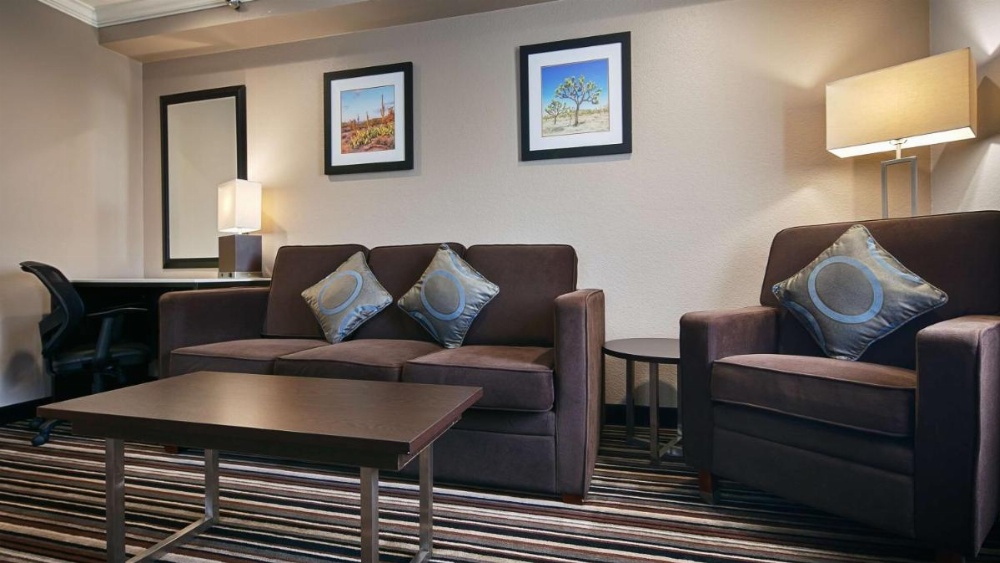 King Suite with Sofa Bed - Non-Smoking